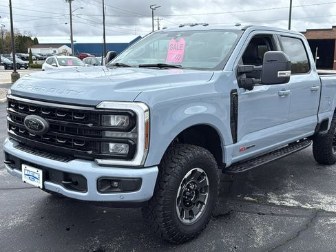 Used 2024 Ford F250 Lariat w/ Lariat Ultimate Package AWD/4WD image 3