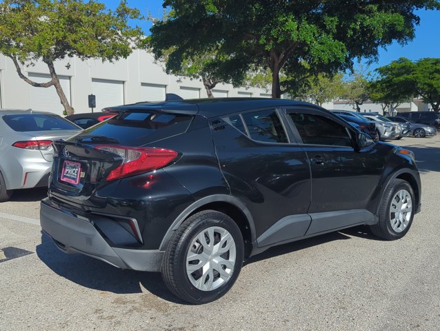 Used 2019 Toyota C-HR LE FWD image 5
