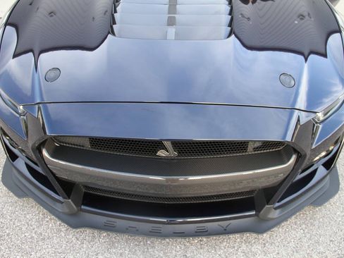 Used 2021 Ford Mustang Shelby GT500 w/ Carbon Fiber Track Pack RWD image 13