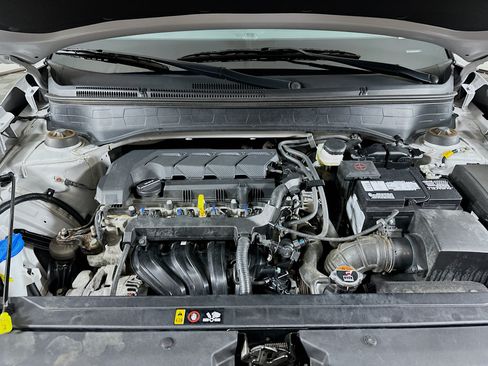 Used 2025 Hyundai Venue SEL FWD image 32