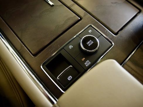 Used 2023 Lincoln Navigator Reserve AWD/4WD image 16