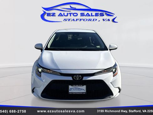 Used 2022 Toyota Corolla LE image 2