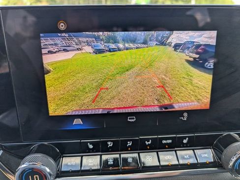 Used 2023 Chevrolet Colorado LT w/ LT Convenience Package III RWD image 16