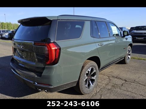 Used 2026 GMC Yukon AT4 w/ AT4 Premium Plus Package AWD/4WD image 3