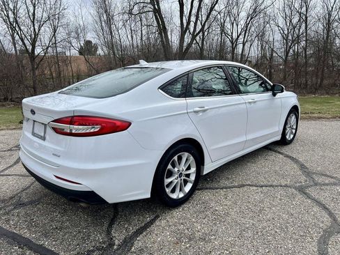 Used 2020 Ford Fusion SE image 4