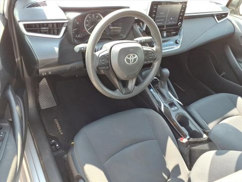 Used 2020 Toyota Corolla LE FWD image 17