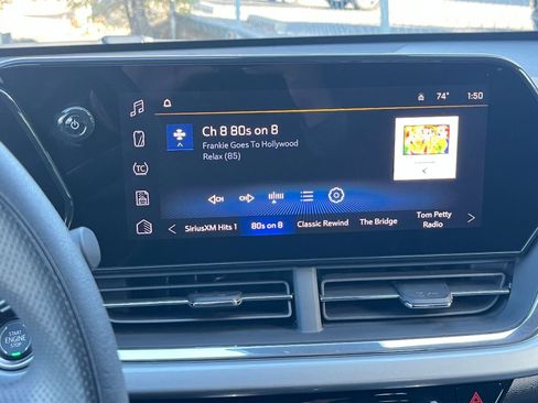 Used 2025 Chevrolet Trax LT image 21