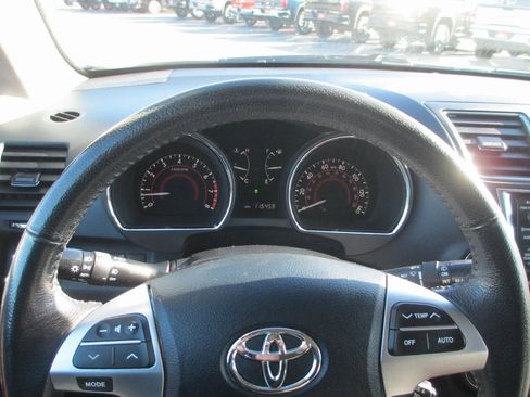 Used 2013 Toyota Highlander Limited image 26