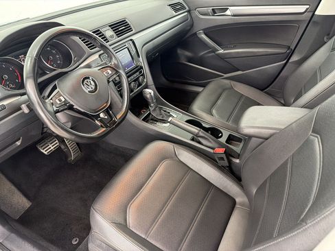 Used 2017 Volkswagen Passat 1.8T R-Line FWD image 4