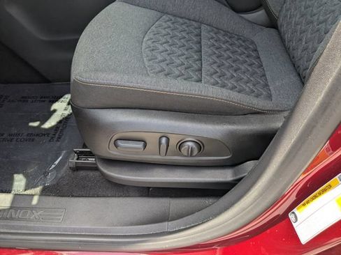 Used 2023 Chevrolet Equinox LT FWD image 18