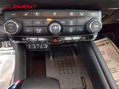 Used 2025 Dodge Durango GT AWD/4WD image 22