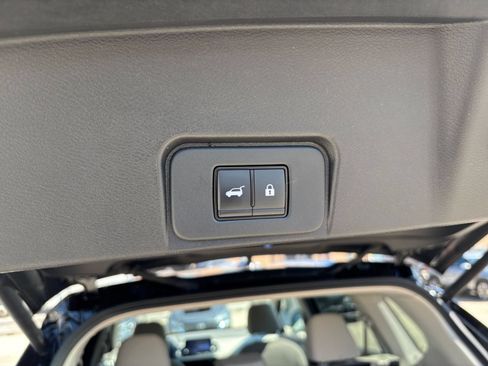 Used 2025 Nissan Rogue SV AWD/4WD image 21
