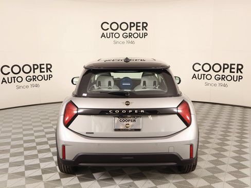 New 2025 MINI Cooper 2-Door Hardtop FWD image 22