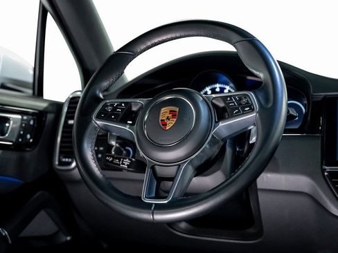 Used 2022 Porsche Cayenne S Platinum image 40