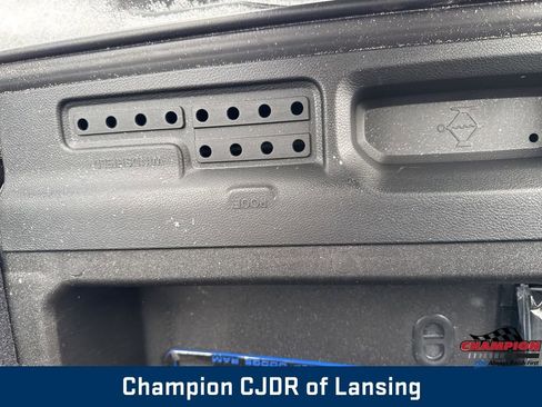 Used 2024 Jeep Wrangler Sahara image 39