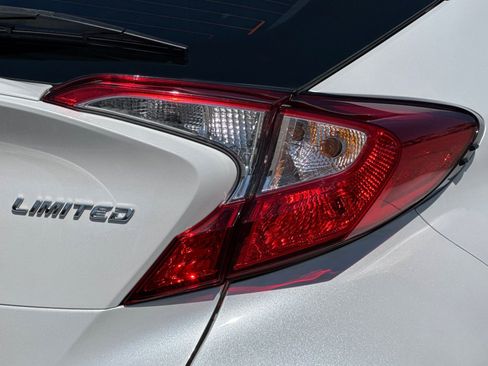 Used 2022 Toyota C-HR Limited FWD image 26