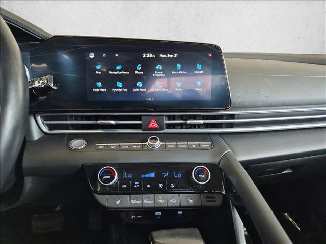Used 2025 Hyundai Elantra SEL FWD image 15