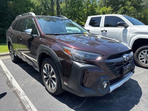 Used 2025 Subaru Outback Touring AWD/4WD image 3
