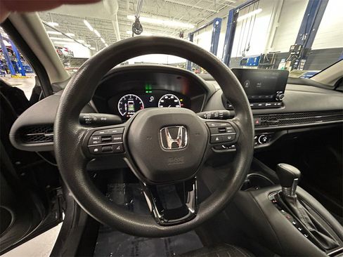 Certified 2023 Honda HR-V LX image 12