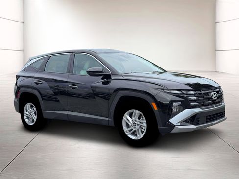 New 2026 Hyundai Tucson SE image 10