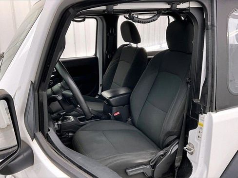 Used 2019 Jeep Wrangler Sport image 8
