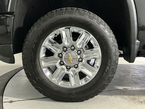 Used 2024 Chevrolet Silverado 2500 High Country w/ High Country Premium Package AWD/4WD image 13
