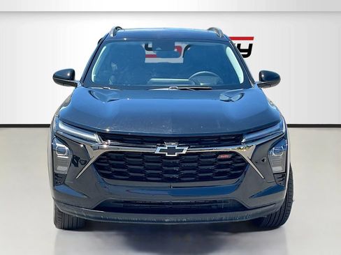 Used 2025 Chevrolet Trax ACTIV w/ Sunroof Package FWD image 2