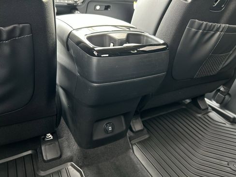 New 2025 Kia Telluride S image 17