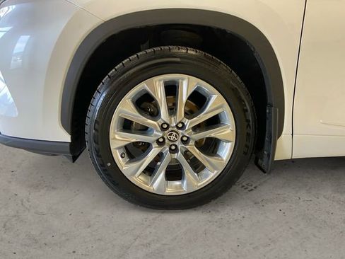 Used 2022 Toyota Highlander Limited image 15