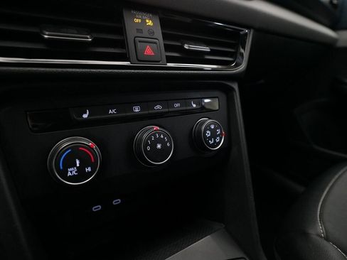 Used 2022 Volkswagen Taos SE image 20