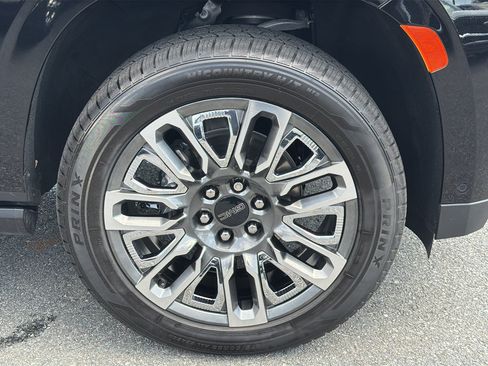 Used 2023 GMC Yukon XL Denali Ultimate AWD/4WD image 38