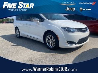 Used 2018 Chrysler Pacifica Limited image 1