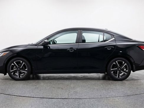 Used 2025 Nissan Sentra SV image 3