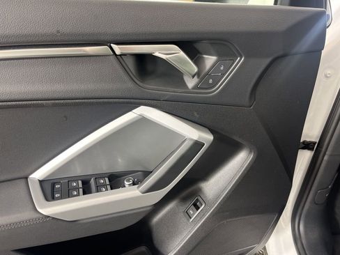 Used 2025 Audi Q3 2.0T Premium image 26