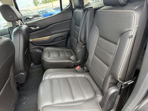 Used 2018 GMC Acadia Denali AWD/4WD image 5