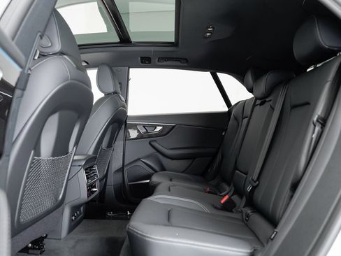 Used 2025 Audi Q8 Premium Plus w/ Premium Plus Package image 27