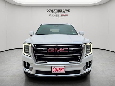 Used 2023 GMC Yukon SLT w/ SLT Premium Package image 2