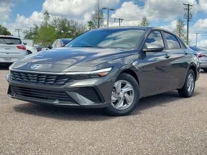 New 2026 Hyundai Elantra SE