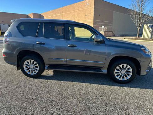 Used 2016 Lexus GX 460 w/ Premium Package AWD/4WD image 36