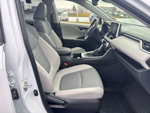 Used 2023 Toyota RAV4 XLE Premium image 22