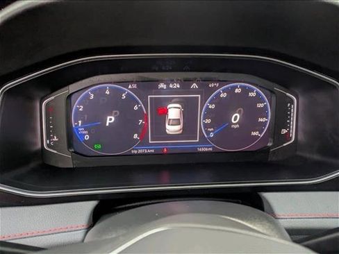 Used 2025 Volkswagen Jetta GLI Autobahn image 9