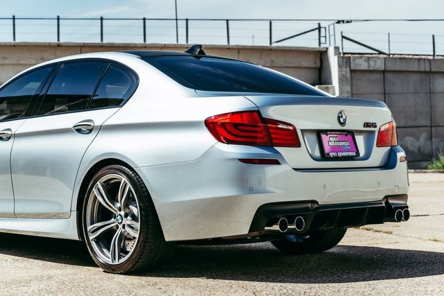 Used 2013 BMW M5 RWD image 47