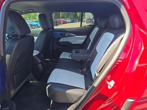 Used 2024 Chevrolet Equinox EV LT image 23