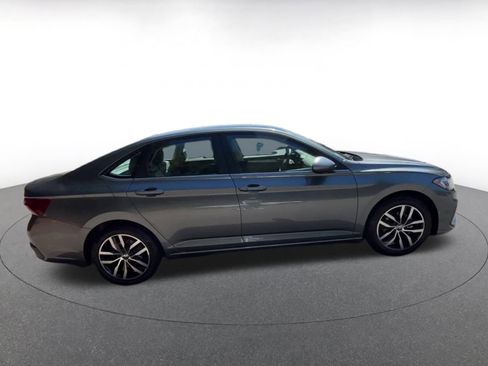 Used 2025 Volkswagen Jetta SE image 16