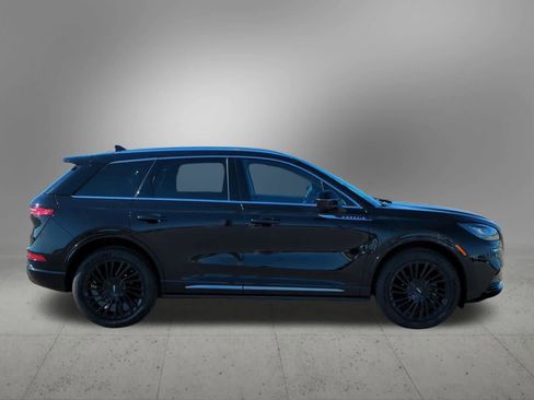 Used 2022 Lincoln Corsair Reserve image 7