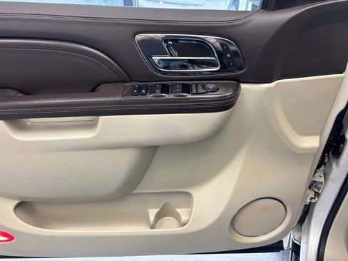 Used 2011 Cadillac Escalade ESV Platinum image 20