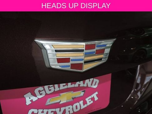 Used 2022 Cadillac XT4 Premium Luxury w/ Technology Package FWD image 19