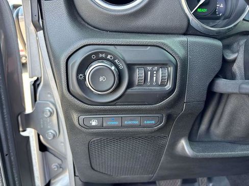 Certified 2021 Jeep Wrangler Unlimited Sahara w/ Cold Weather Group image 27