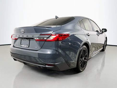 Used 2025 Toyota Camry SE image 4