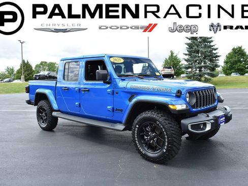 Used 2025 Jeep Gladiator Sport AWD/4WD image 1